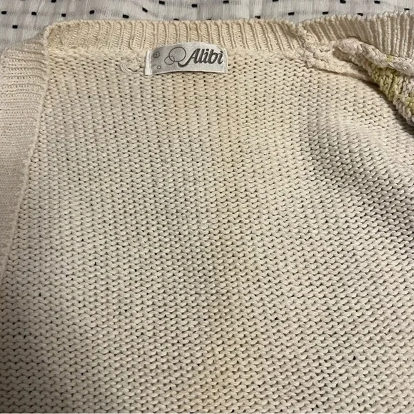 Elegant Floral Knit Cardigan - Cream, Blue, and Pink - Picture 6 of 7